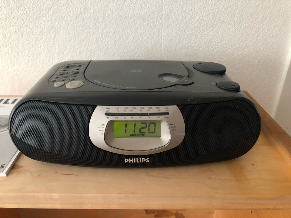 Philips CD, radio ja kello -soitin AJ3925