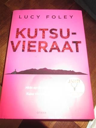 Lucy Foley Kutsuvieraat