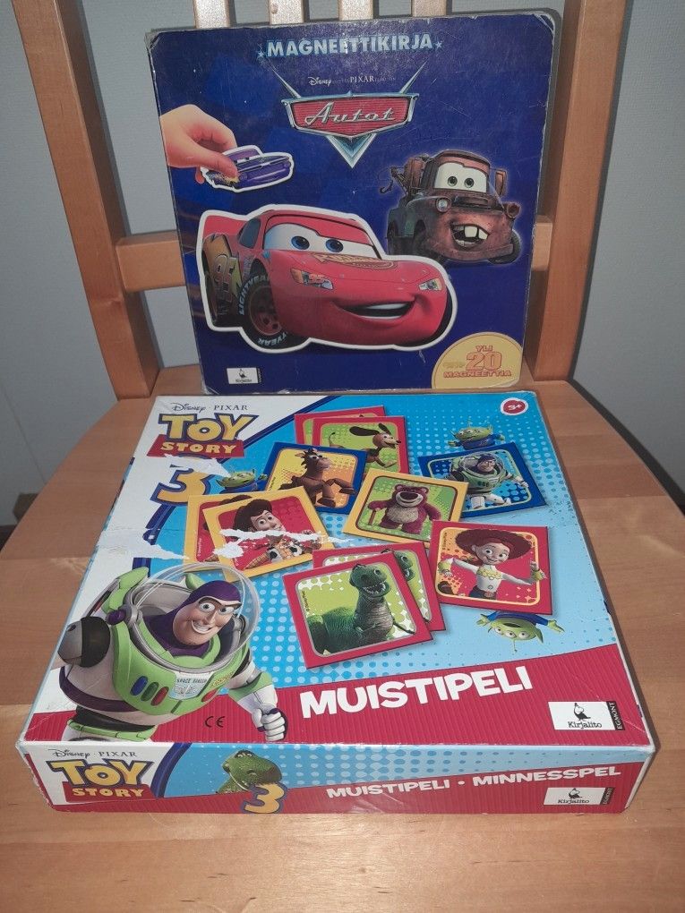 Setti sis Toy story3 muistipeli + Car's kirja