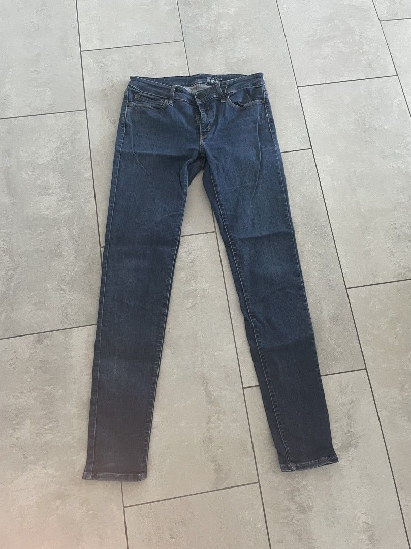 Uniqlo skinny jeans 29 x 32