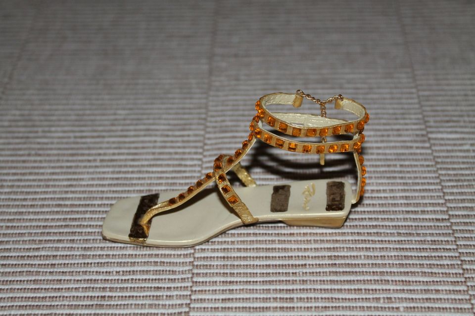 Mini sandaali - uusi