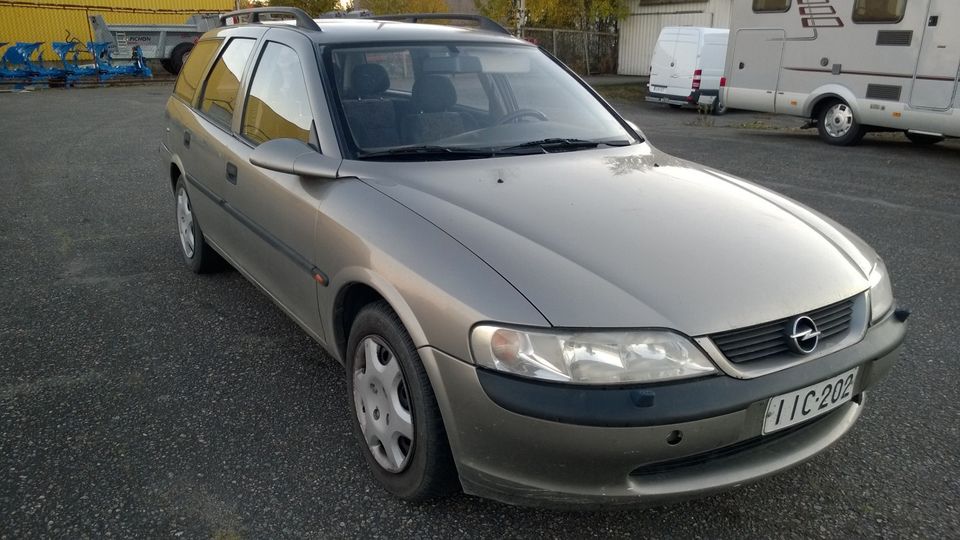 Opel Vectra B etu ja takapuskuri