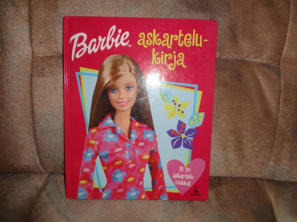 BARBIE askartelukirja