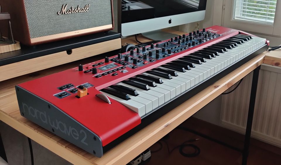 Nord Wave 2 + Nord case