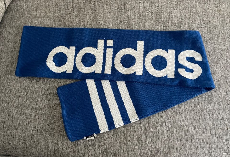 Adidas kaulahuivi