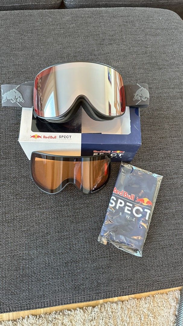 Täysin uudet Red Bull Spect lasit vaihtolinssillä