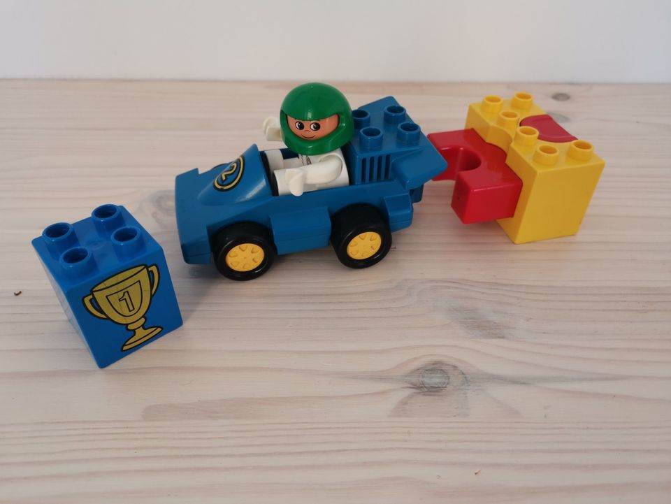 Lego Duplo kilpa-auto ja laukaisija