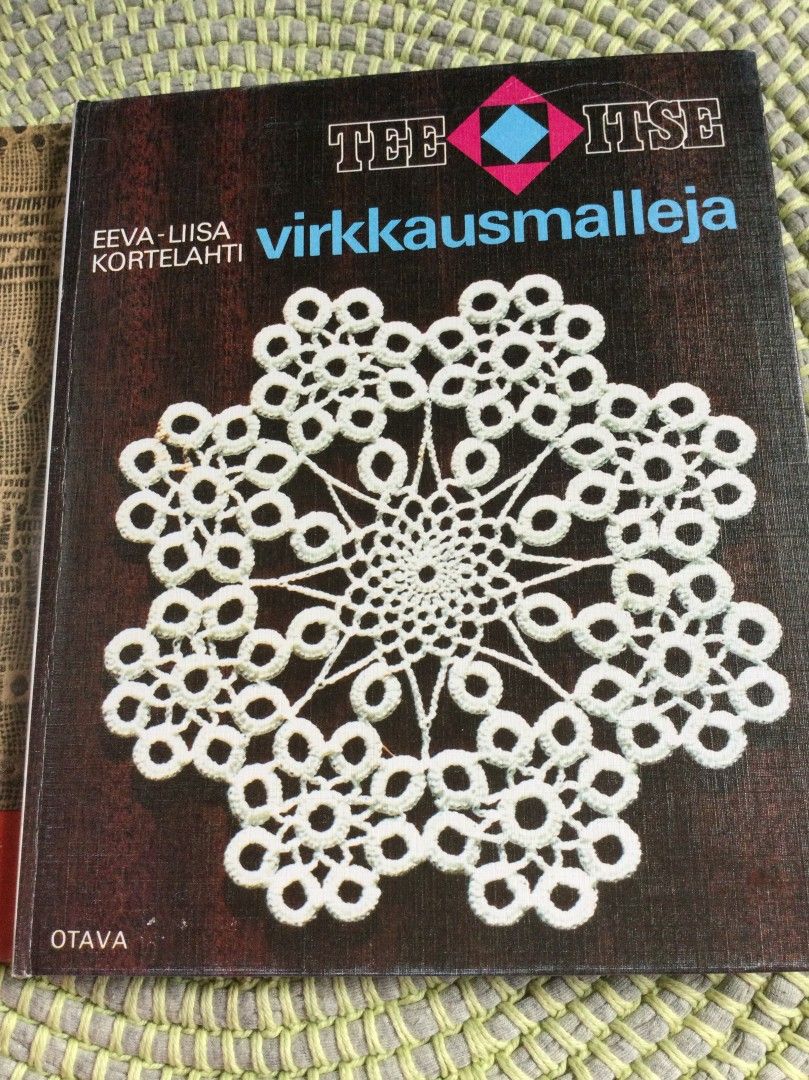 Käsityökirja / virkkausmalleja