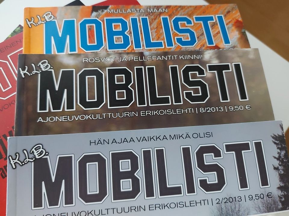 Mobilisti-lehtiä