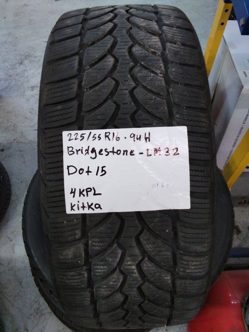 Kitkarenkaat 225/55R16 Bridgestone-LM32 dot 15