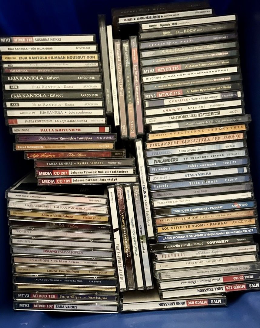 1990-2020 lukujen iskelmä ja pop cd-levyjä