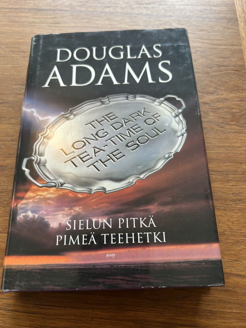 Sielun pitkä pimeä teehetki - Douglas Adams -kirja