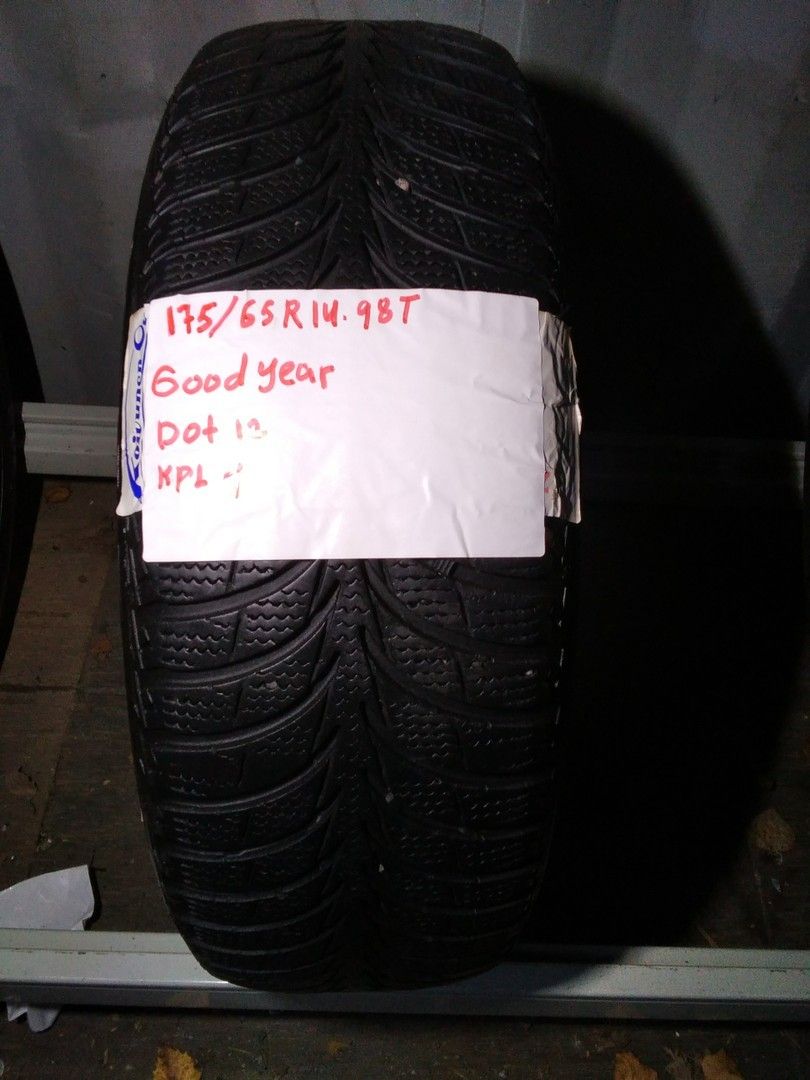 Kitkarenkaat 175/65R14 Hood Year 4kpl