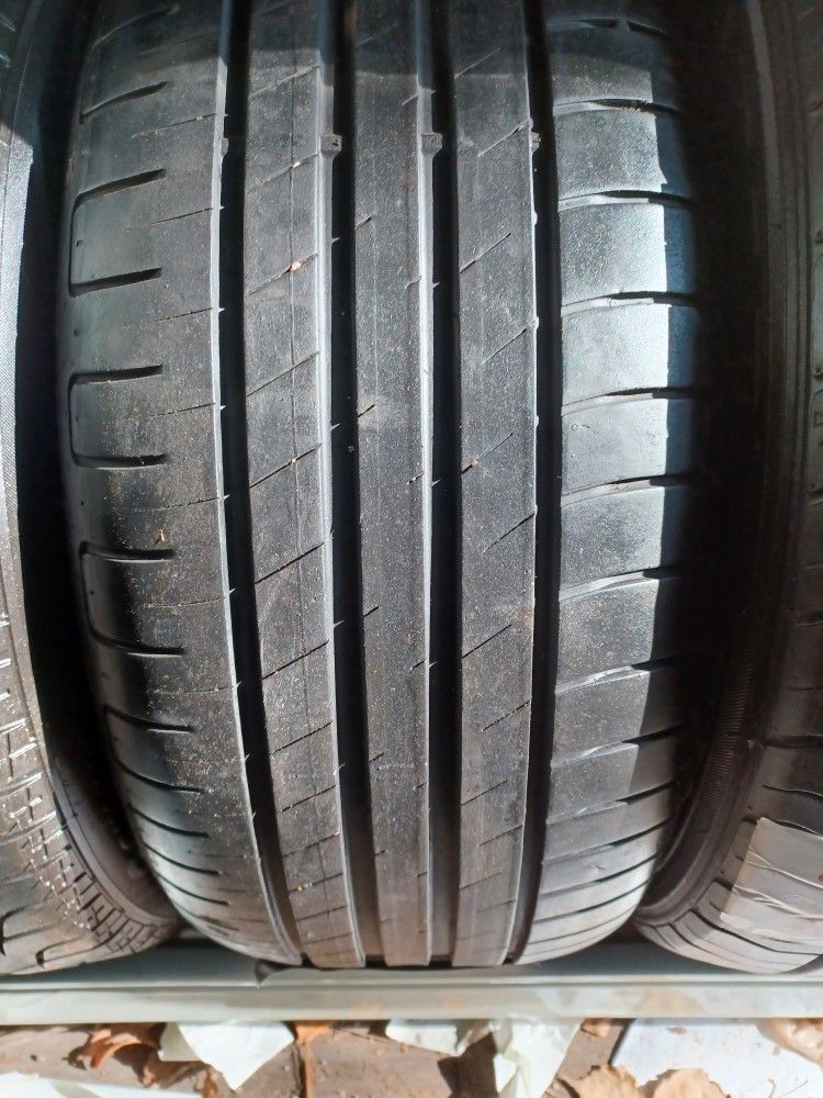 225/45 R17 91W Goodyear käytetty kesärengas