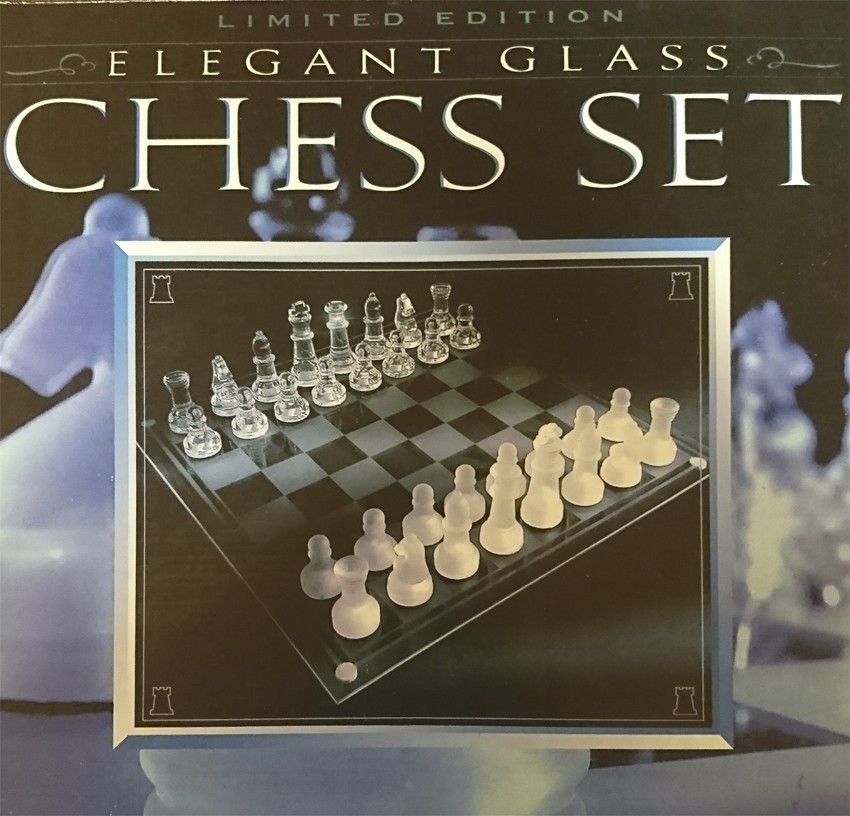 Lasinen shakkisetti