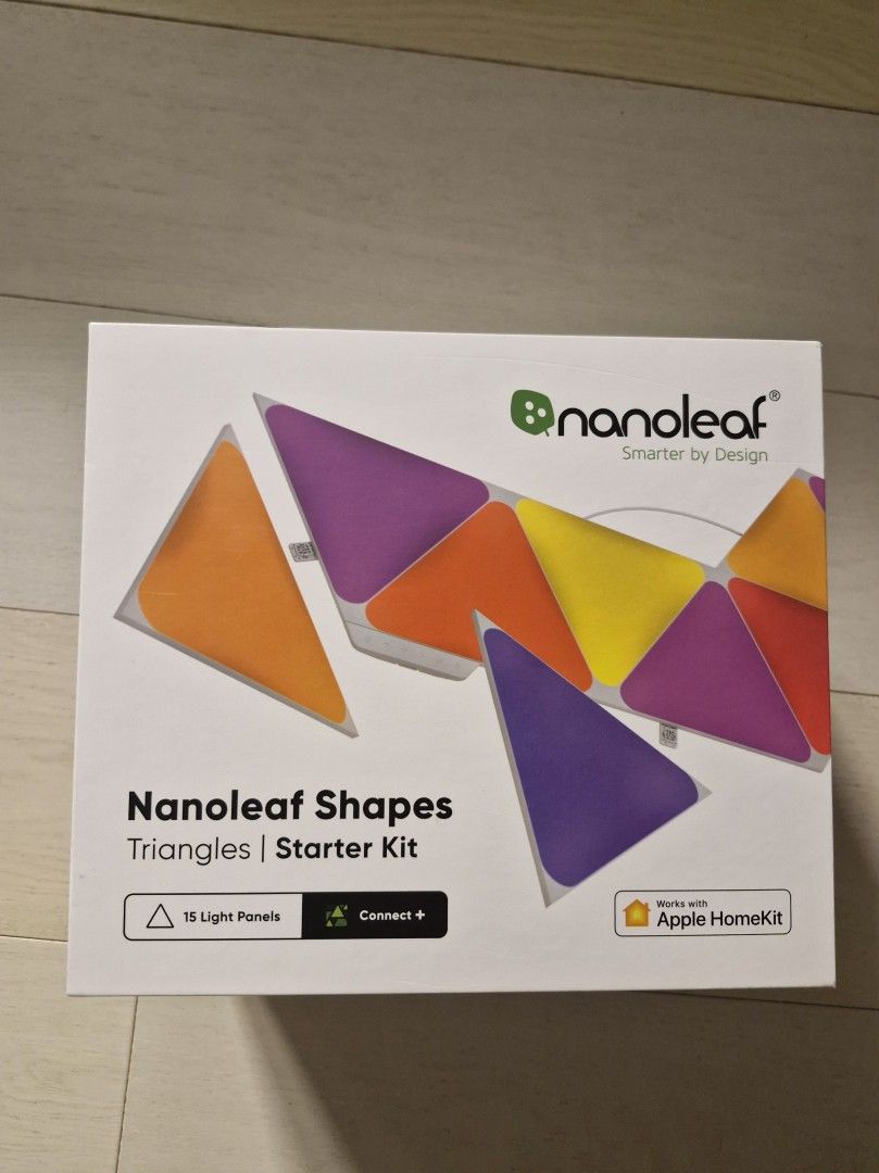 Nanoleaf Shapes Triangles 15 paneelia