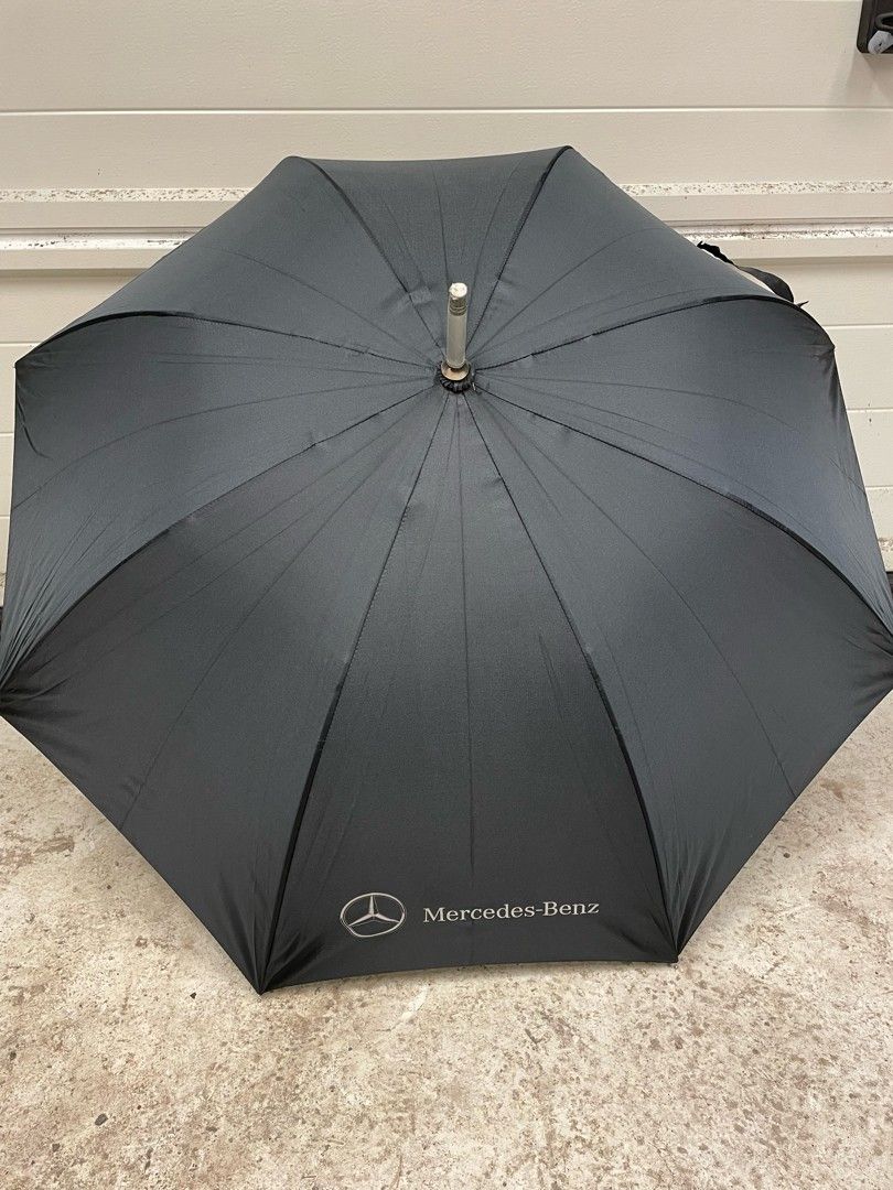 Mercedes sateenvarjo
