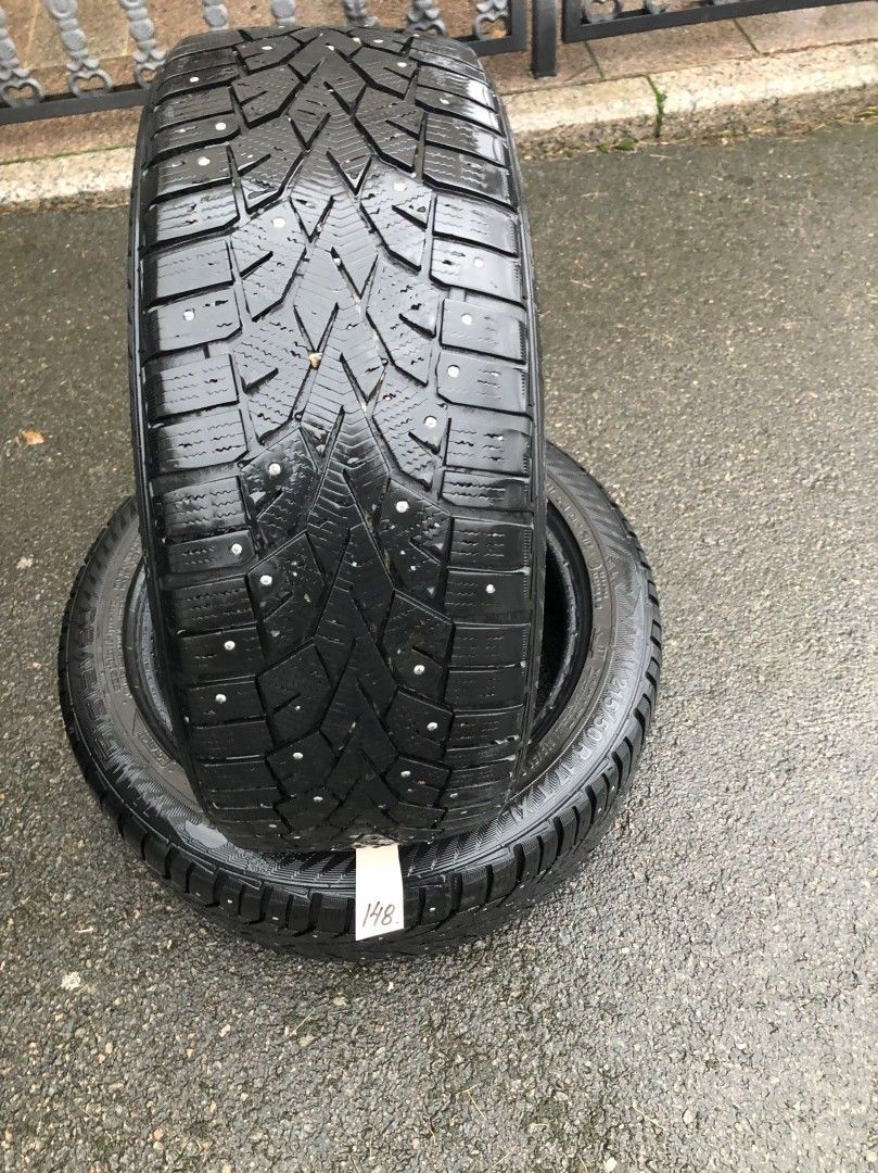 215/50 R 17 nastarenkaat 2 kpl