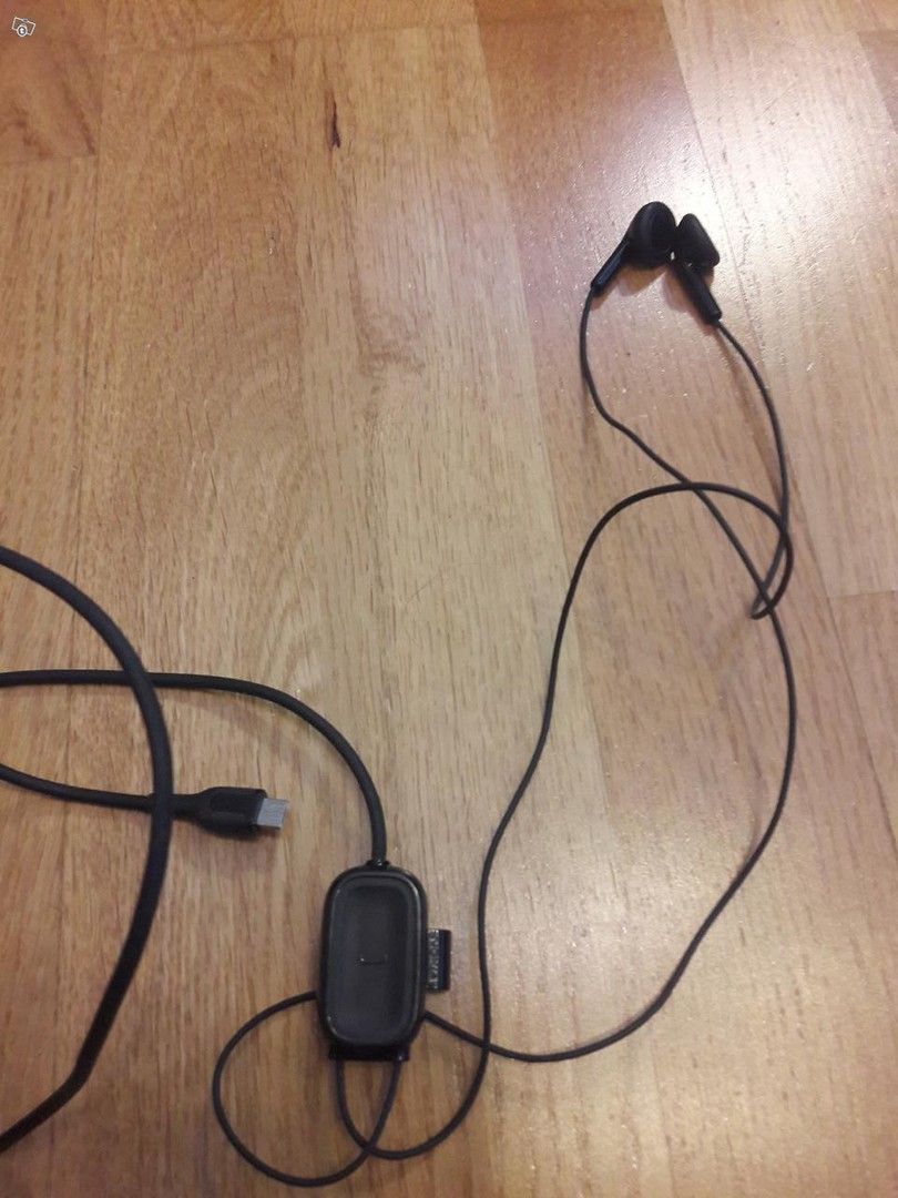 Kuulokemikrofoni USB micro A liittimellä