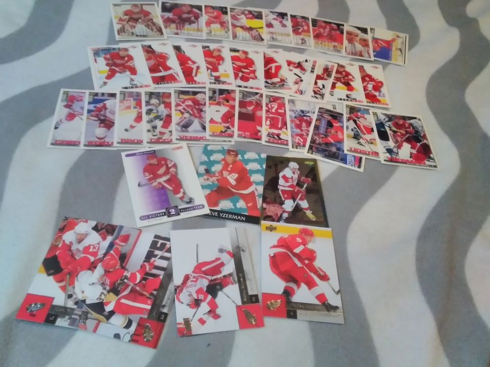 Detroit Red Wings-jääkiekkokortteja postitettuna