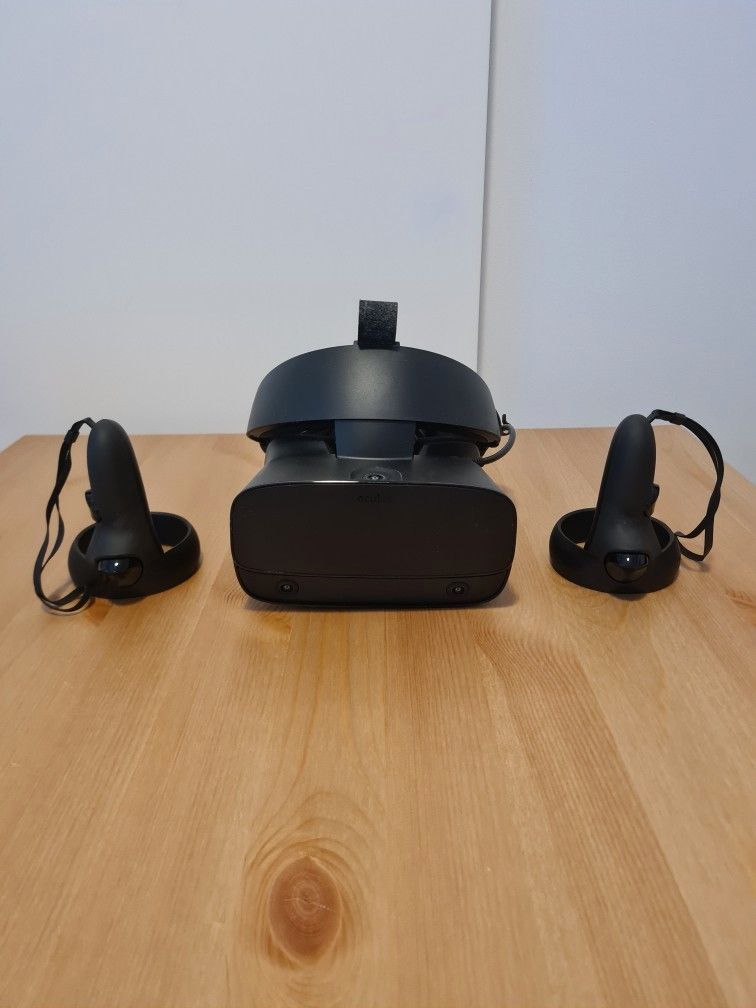 Oculus Rift S VR headset