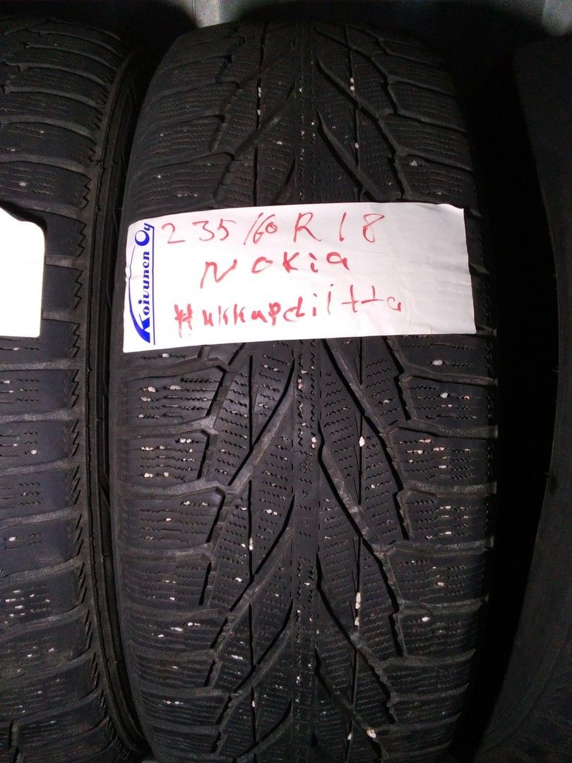 Kitkarenkaat 235/60R18 Nokian HkplR2 SUV 4kpl