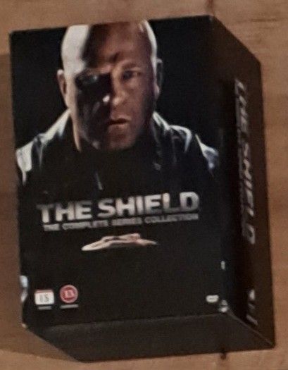 The shield lain varjolla boksi dvd