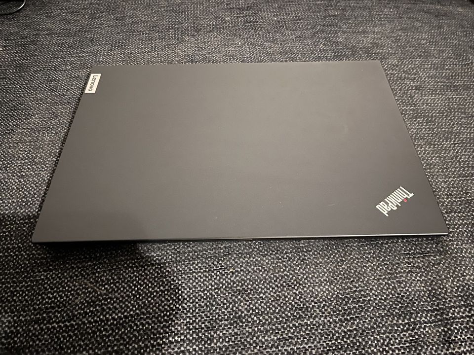 Lenovo P15v Gen 1 15,6" i7-10850H 16GB/1000GB