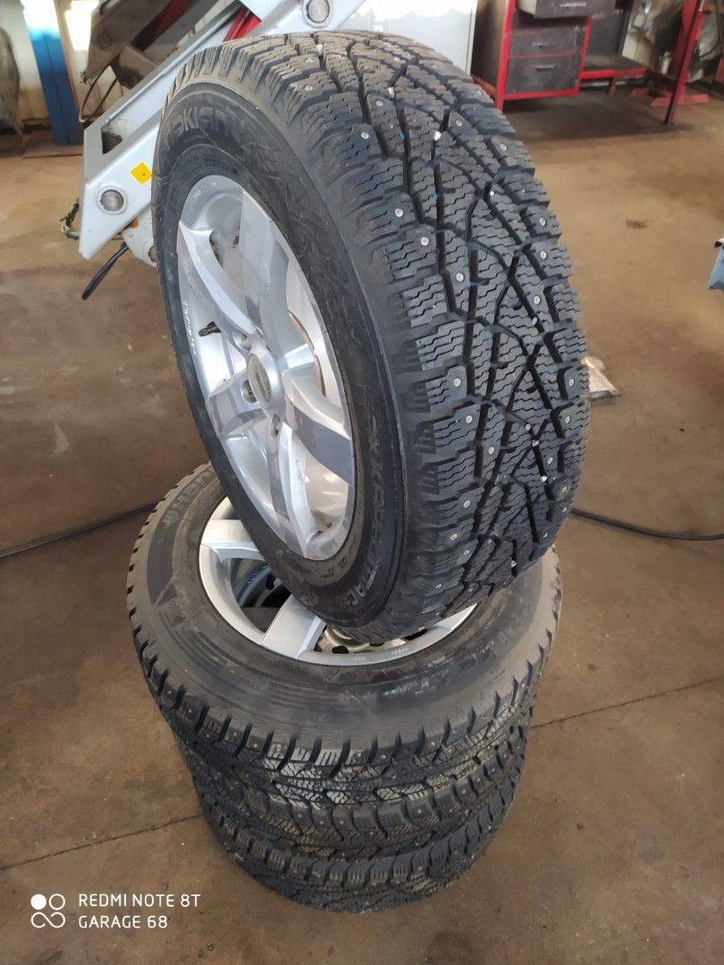 205/65 R16c Nastat+aluvanteet