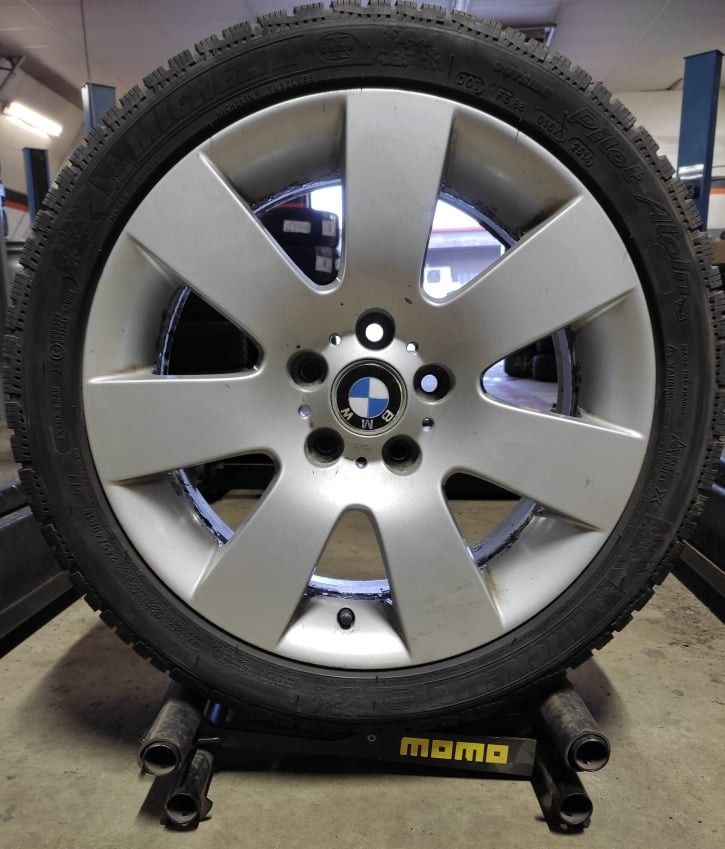 BMW 18x8/5x120/ET43/72.6+Michelin Pilot Alpin 4