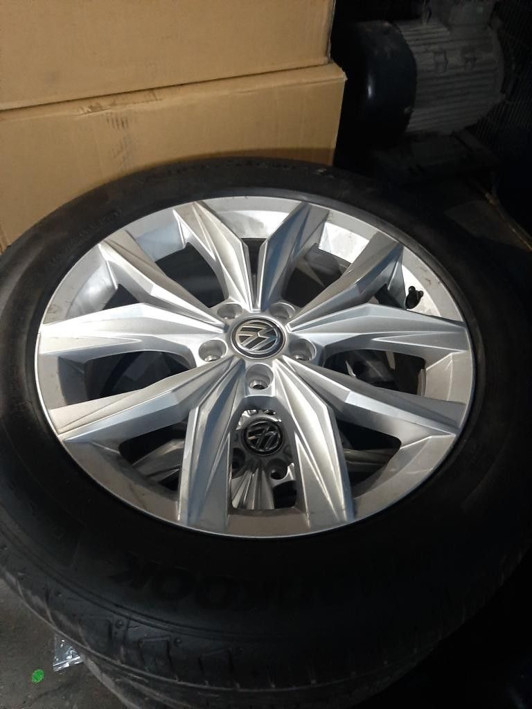 WV Original R18 5x112 uudet + 235/65R18 Hankook