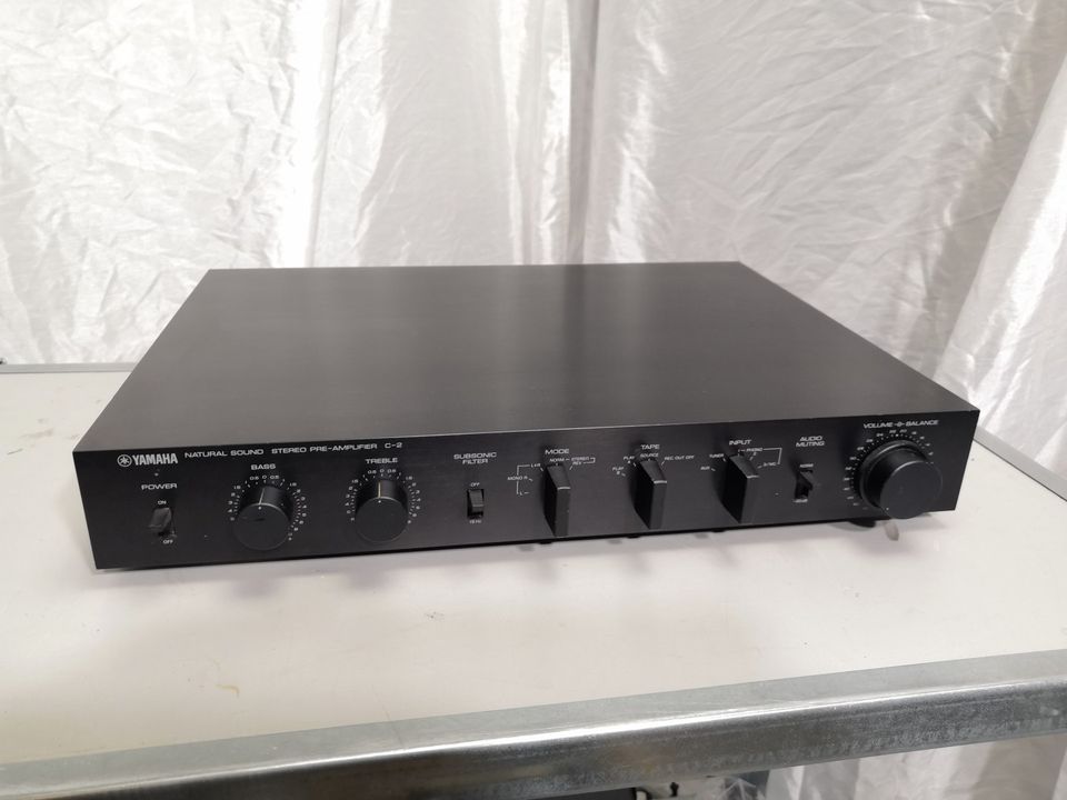 Yamaha C-2 Stereo etuvahvistin
