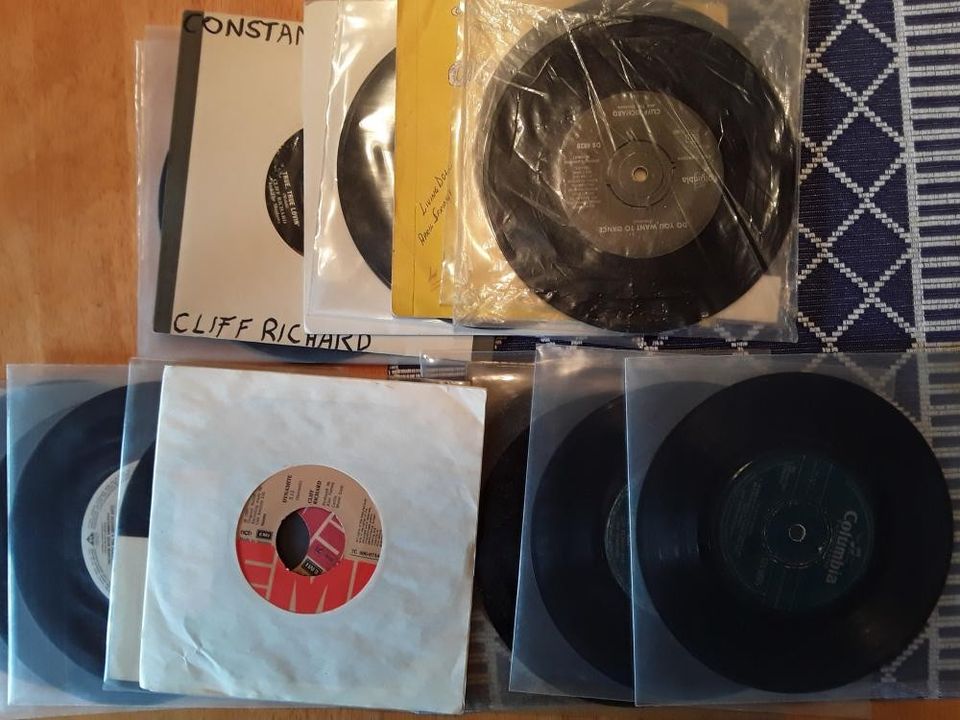 43 kpl Cliff Richard 7" Single & EP