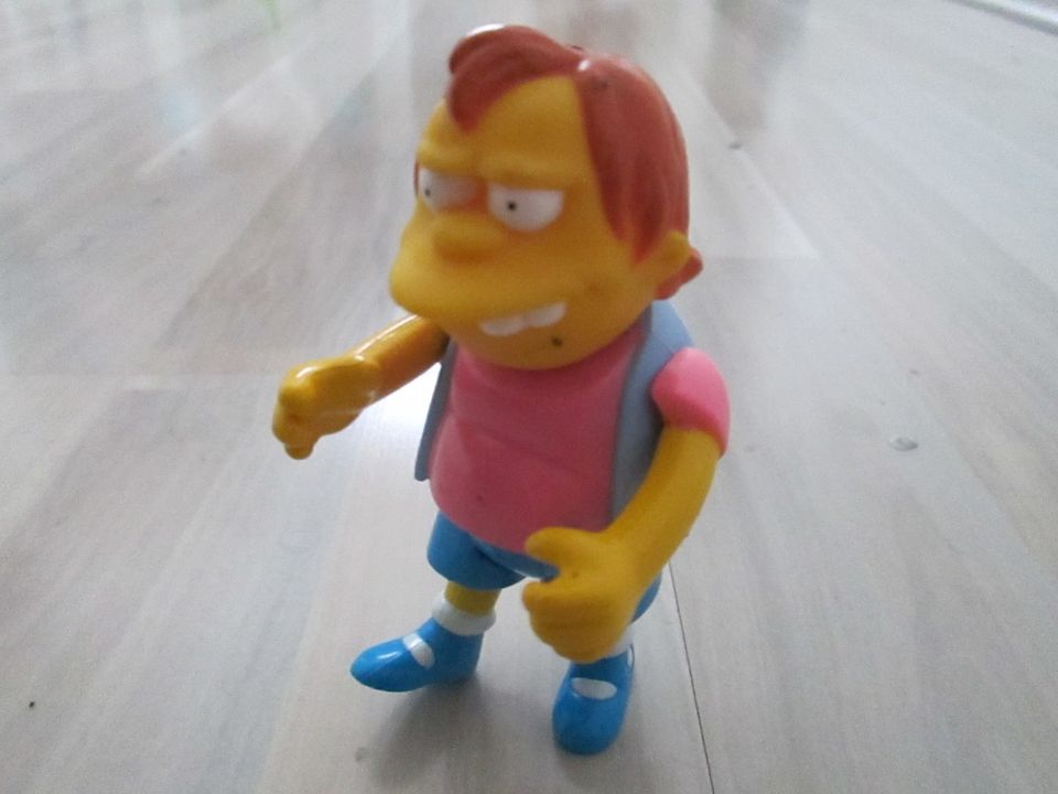 Nelson Muntz figuuri Simpson sarjasta + roska-astia