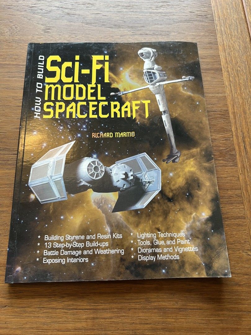 How to build Sci-Fi model spacecraft - kirja