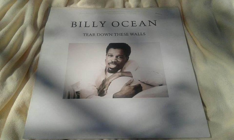 Tear Down these walls - Billy Ocean