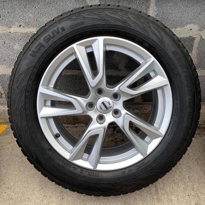 Volvo 18x7.5 + 235/60R18 Nokian WR SUV 3 kuin uusi