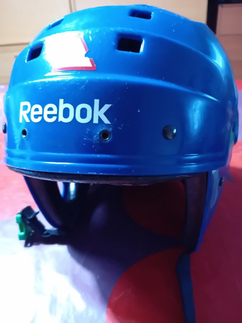 Reebok luistelukypärä koko 50-58 cm