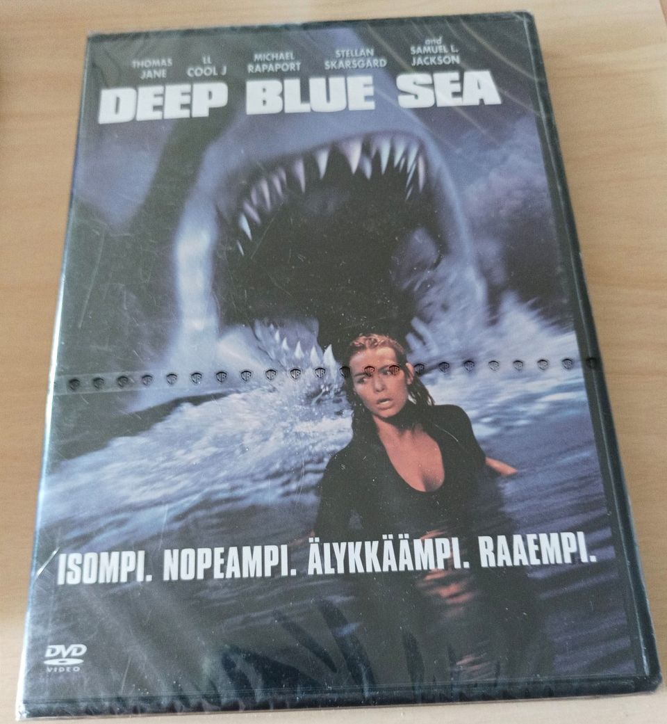 Deep Blue Sea (1999) (DVD)