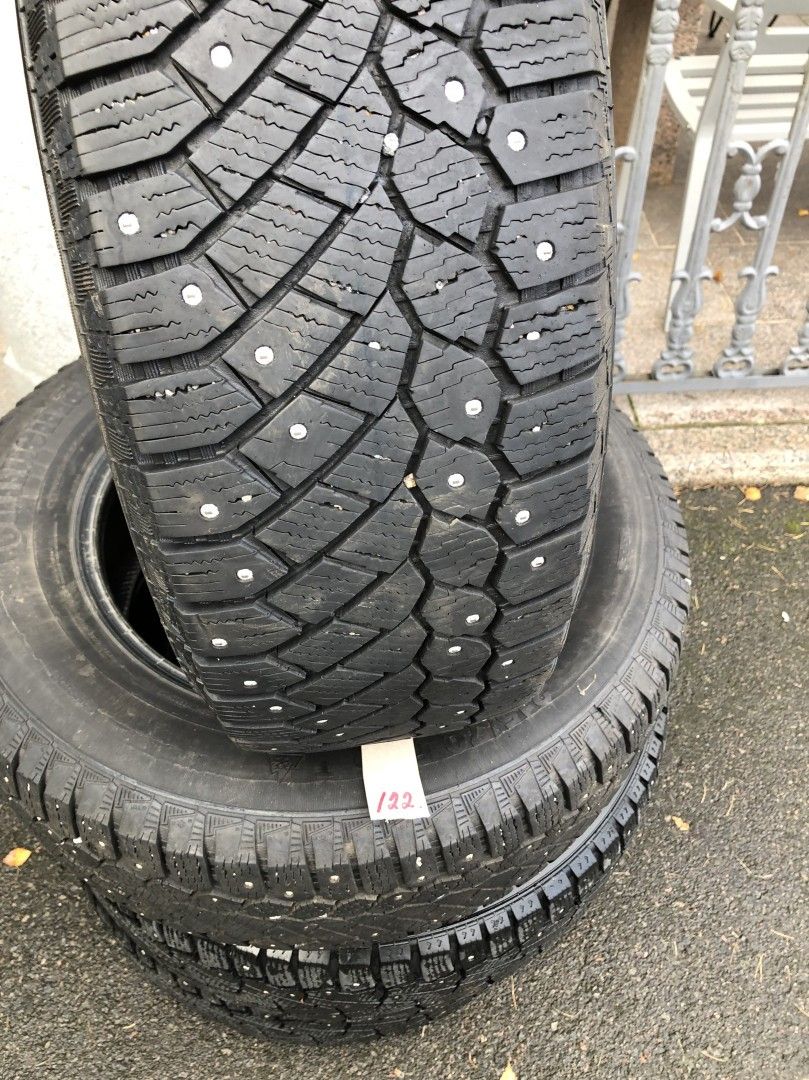 215/70 R 16 nastarenkaat 2+2