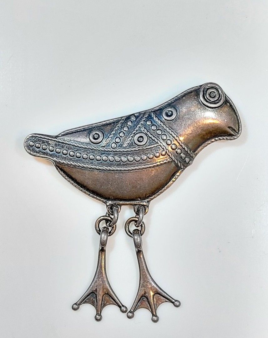 Kalevala Korun hopeinen Hattulan lintu solki