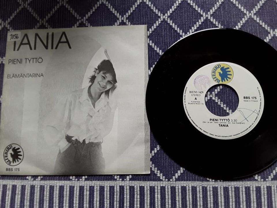 Tania 7" Pieni tyttö / Elämäntarina