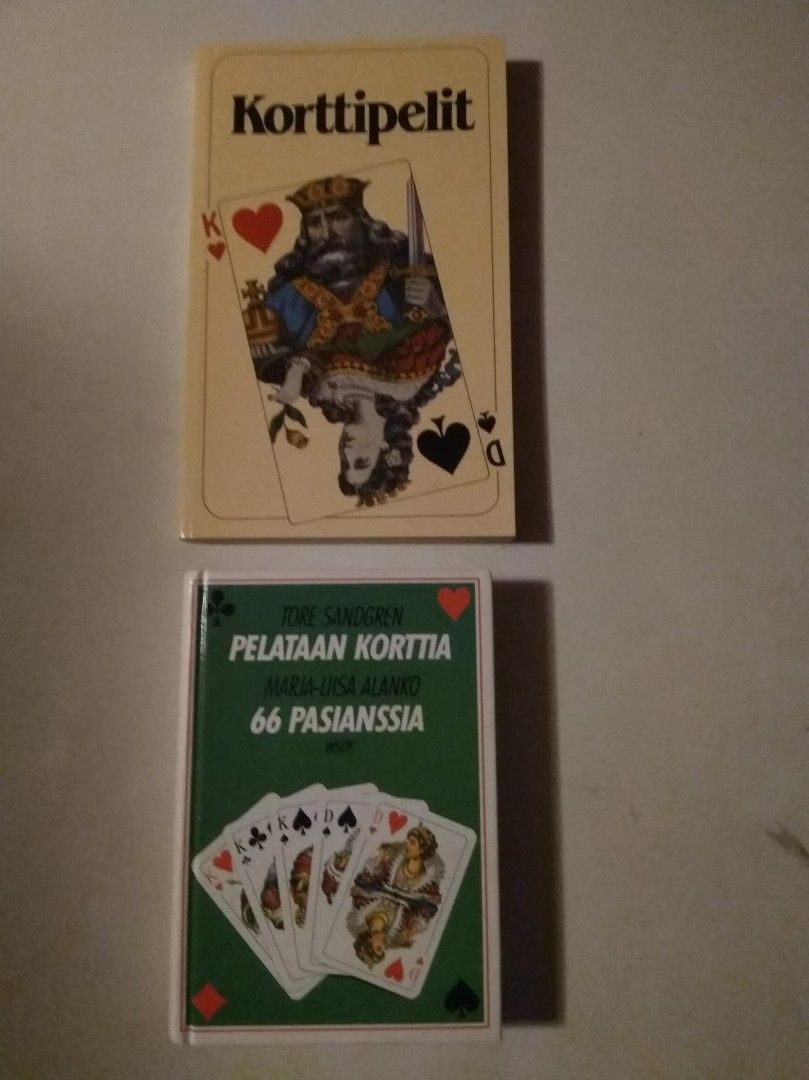 Kortti peli-kirjat