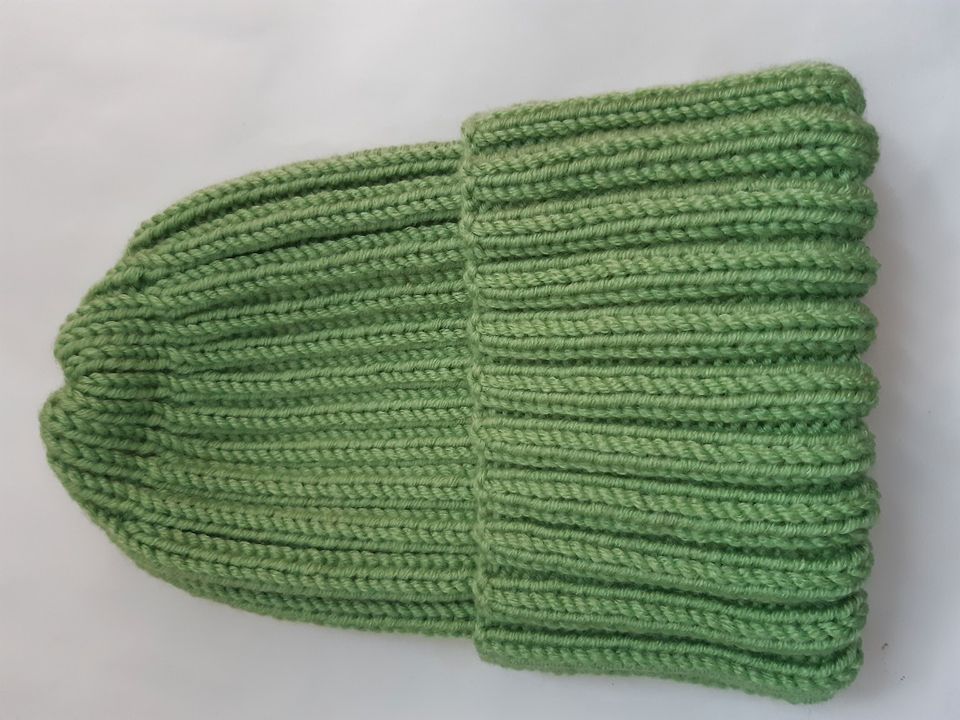 Vihreä villamyssy, pituus 33 cm
