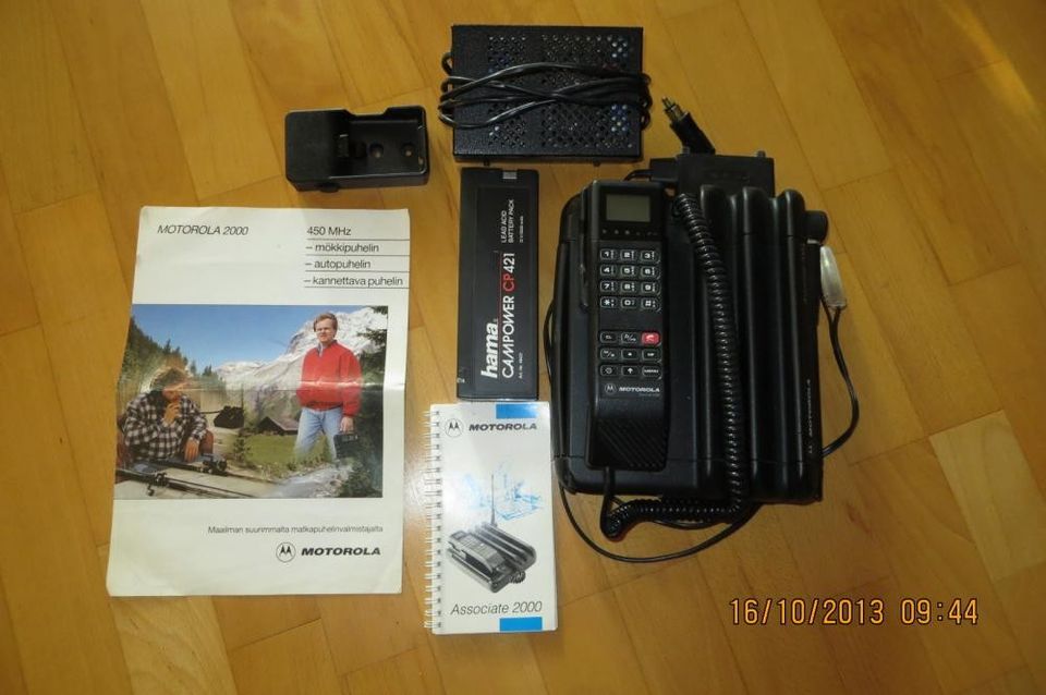 Motoral 2000. 450 MHZ. puhelin. 600 e