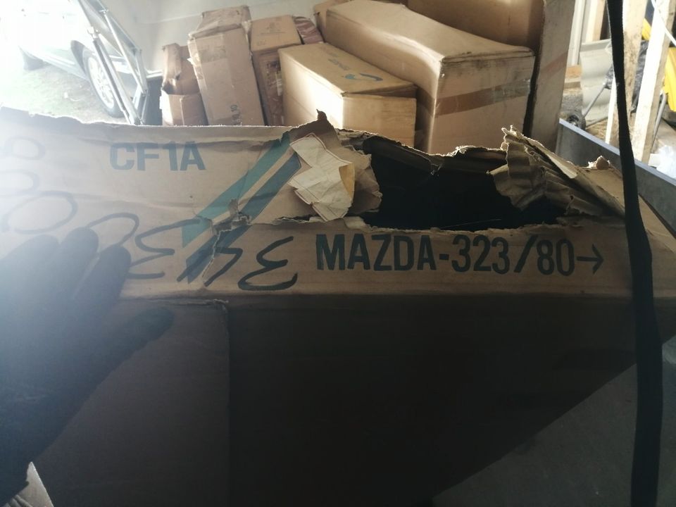 Mazda 323 bensatankki