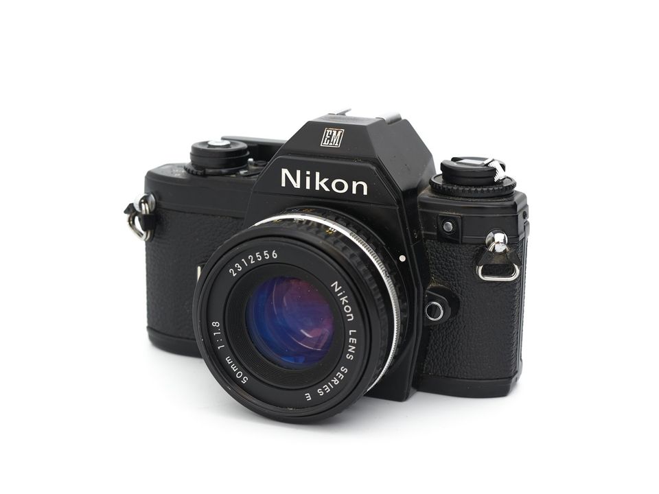 UUSI HINTA Nikon EM kamera Series E 50mm f1.8 ja CF-27-kotelo