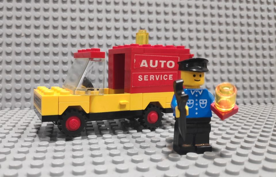 1979 Lego car service 646-1