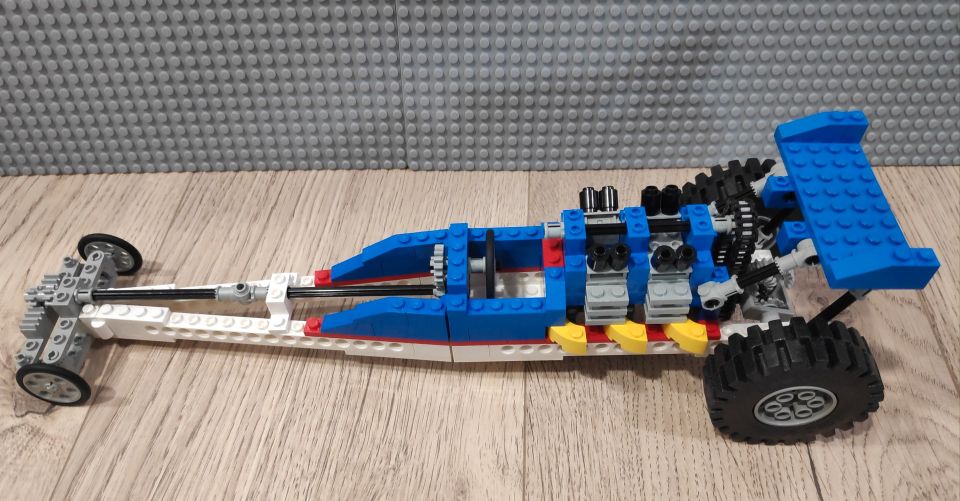 1983 Lego Technic dragster 8847