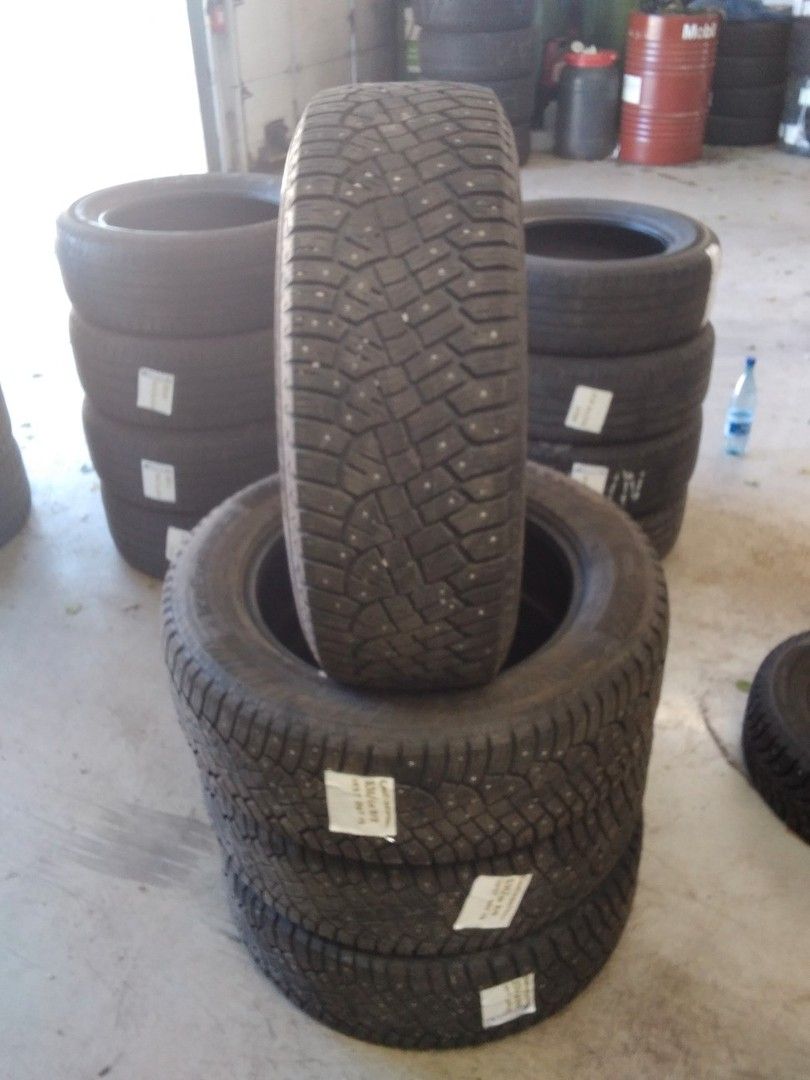 235/60R18 107T nastarenkaat continental Q163